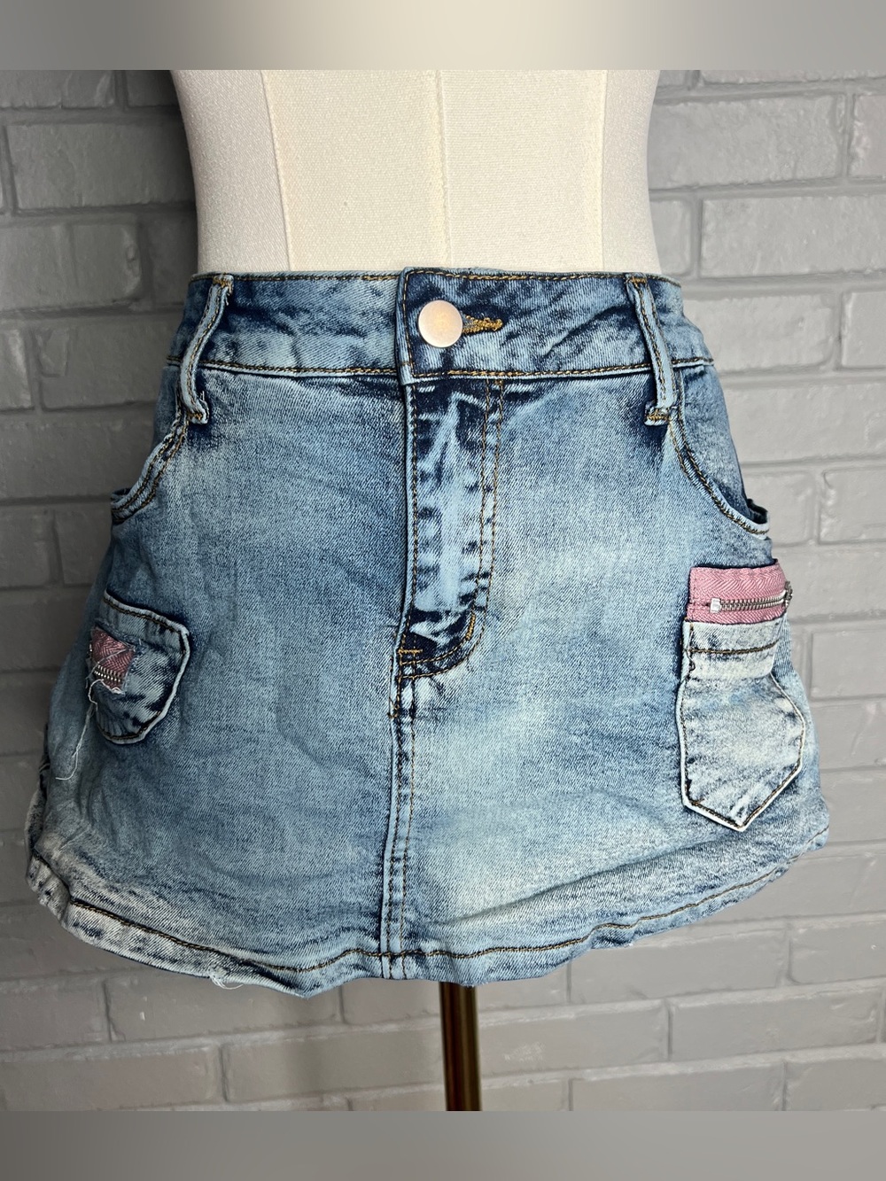 Light Wash Denim Mini Skort with Pink Pocket Patchwork Detail Size Large